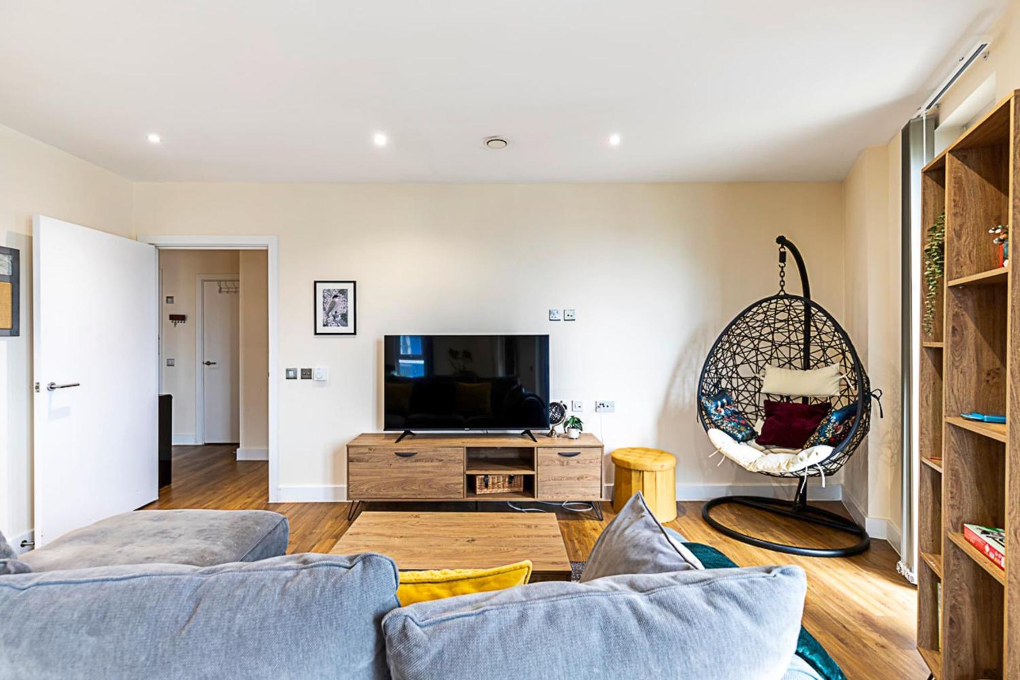 Vibrant Canal Apartment London